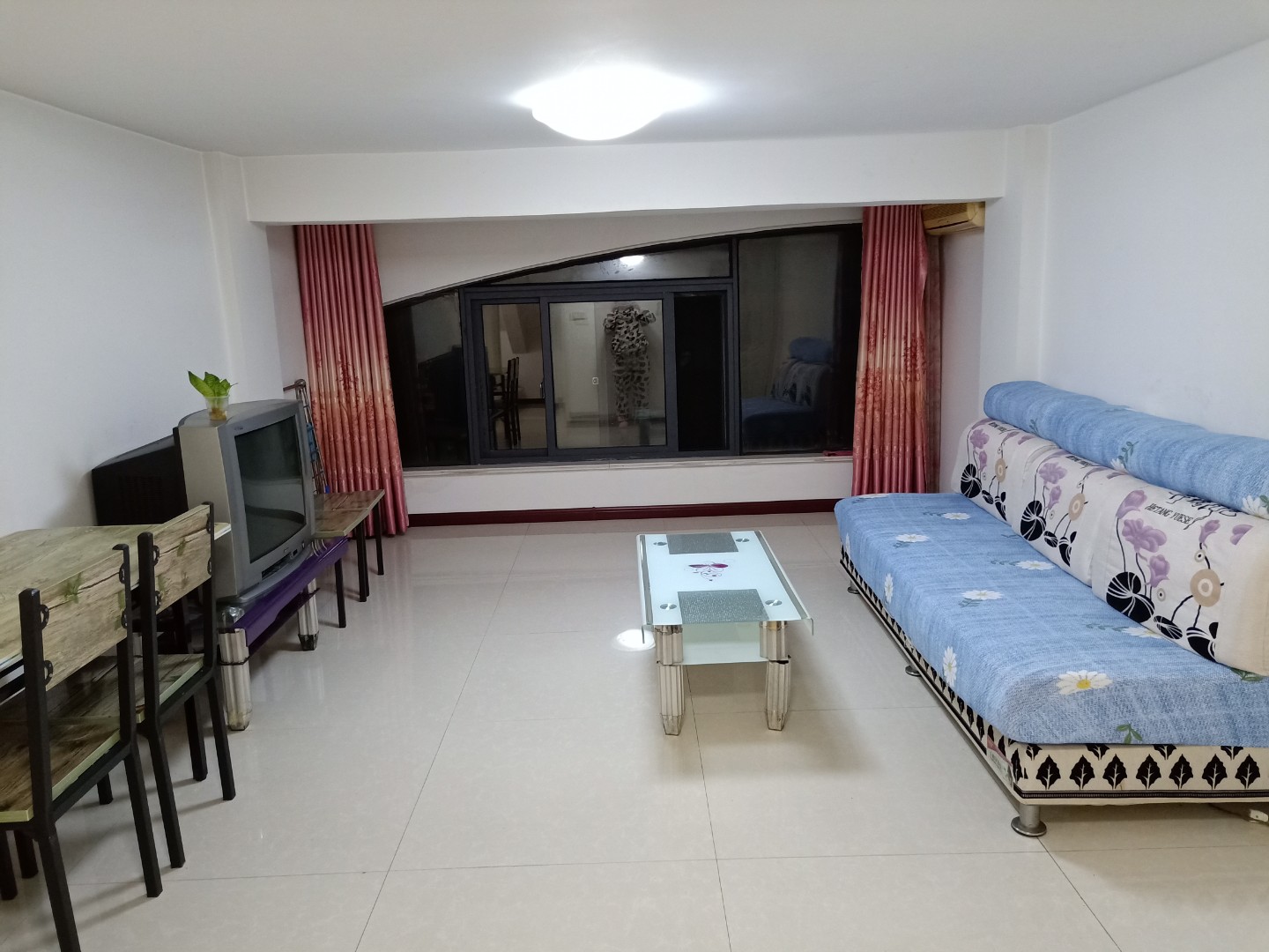 免費地暖精裝閣樓出租 免費地暖精裝閣樓出租