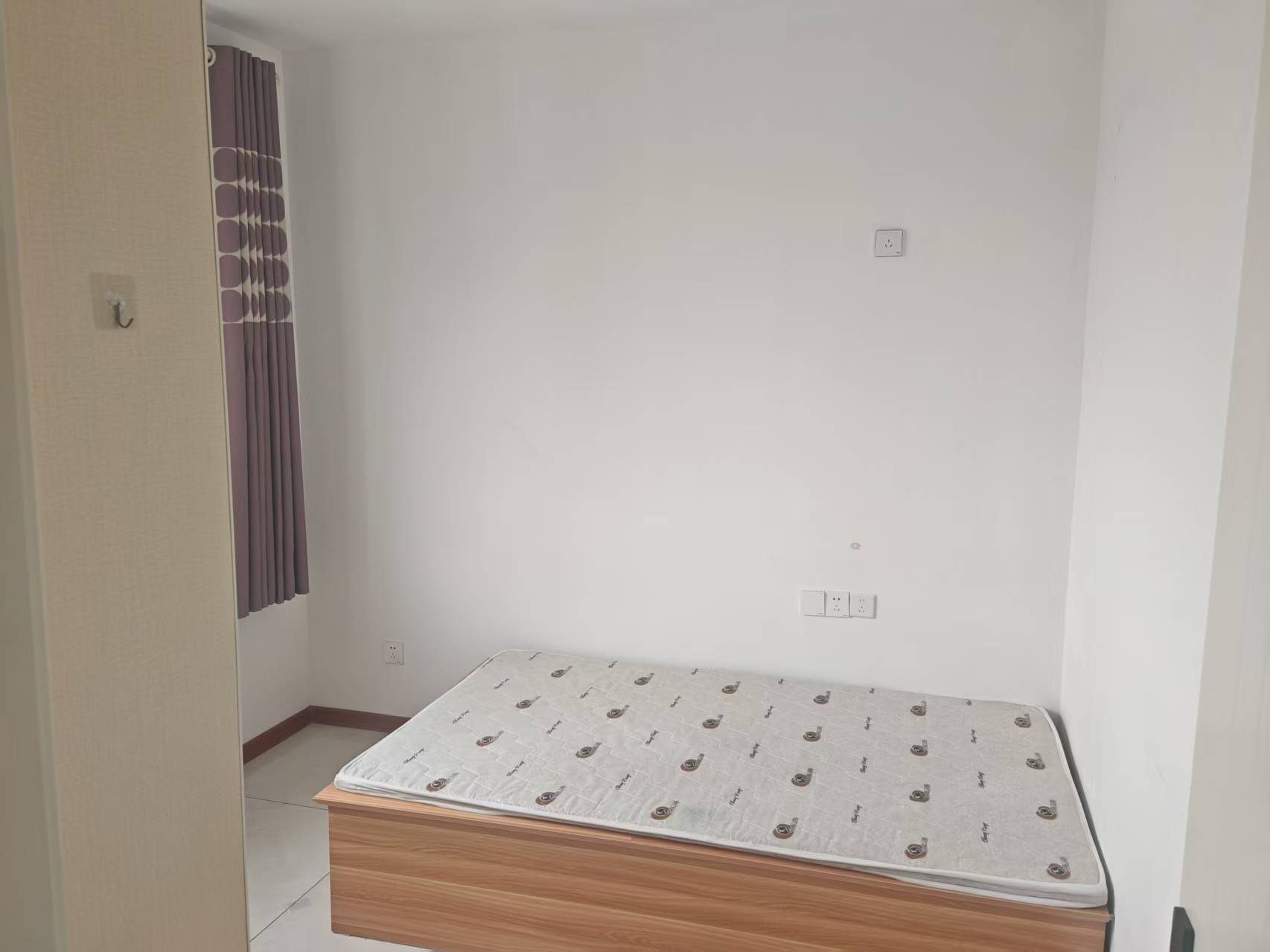 文山書香園70平房屋出租，帶草房，電梯房，家電家具齊全