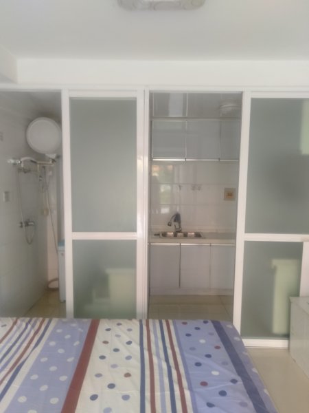 鴻?；▓@小區(qū)車庫(kù)出租