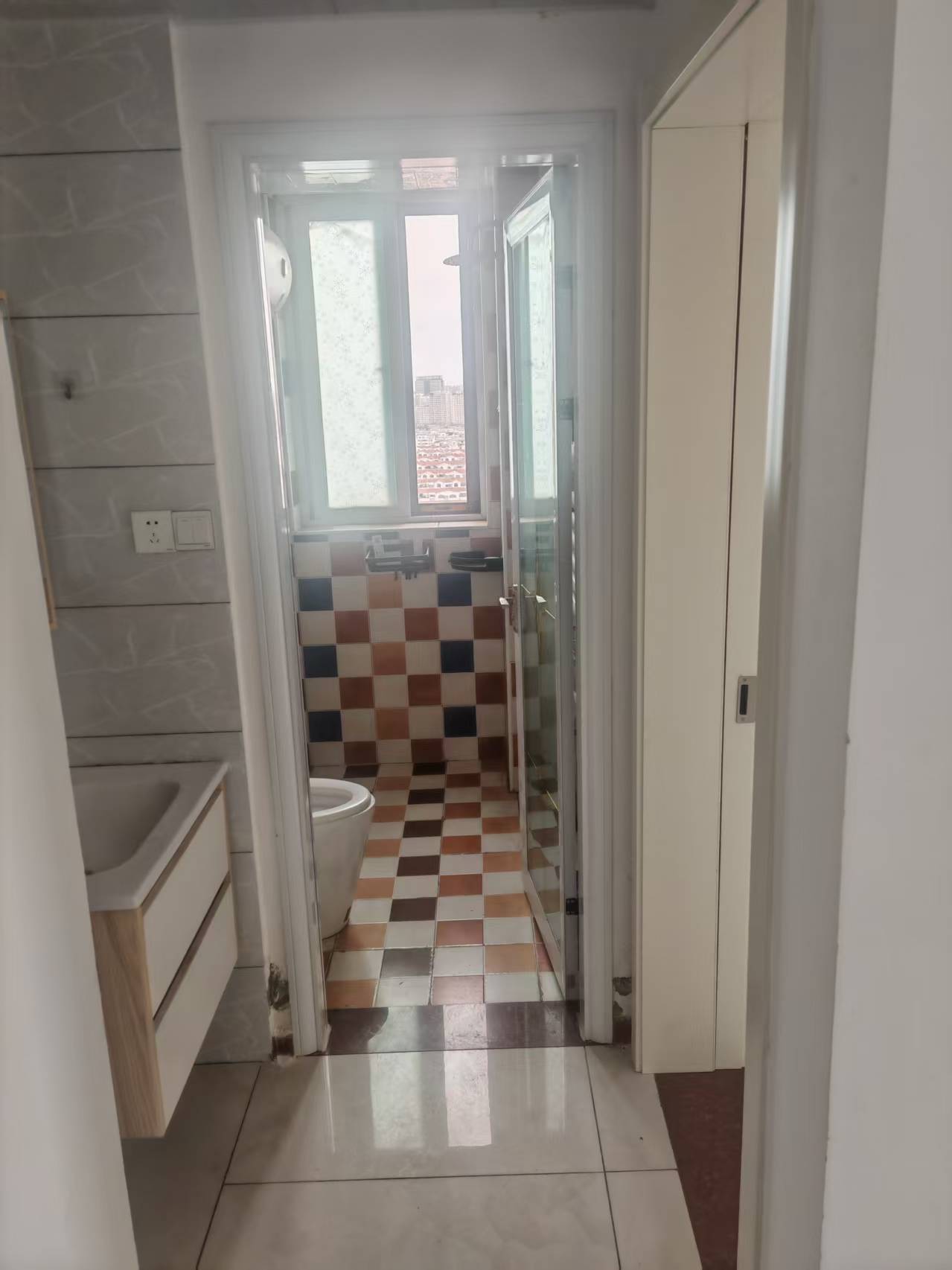 文山書香園70平房屋出租，帶草房，電梯房，家電家具齊全