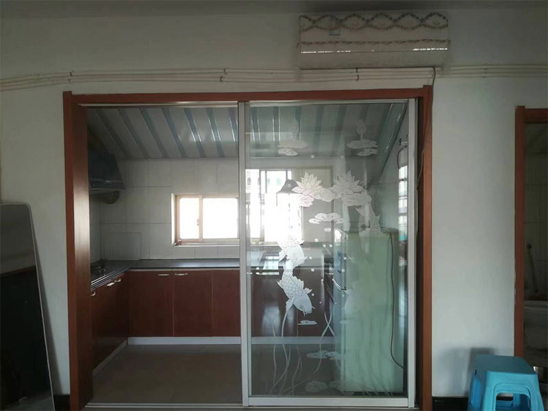 涼水灣鴻?；▓@小區(qū)精裝閣樓出租