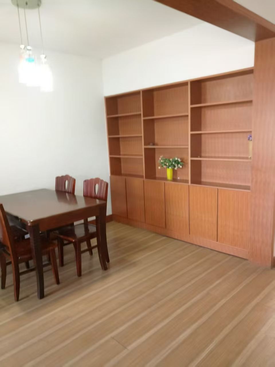 @1200/月，毓菁華，1樓，130平