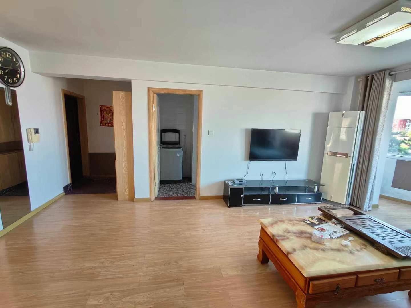 @1000/月，龍澤苑1樓，2室