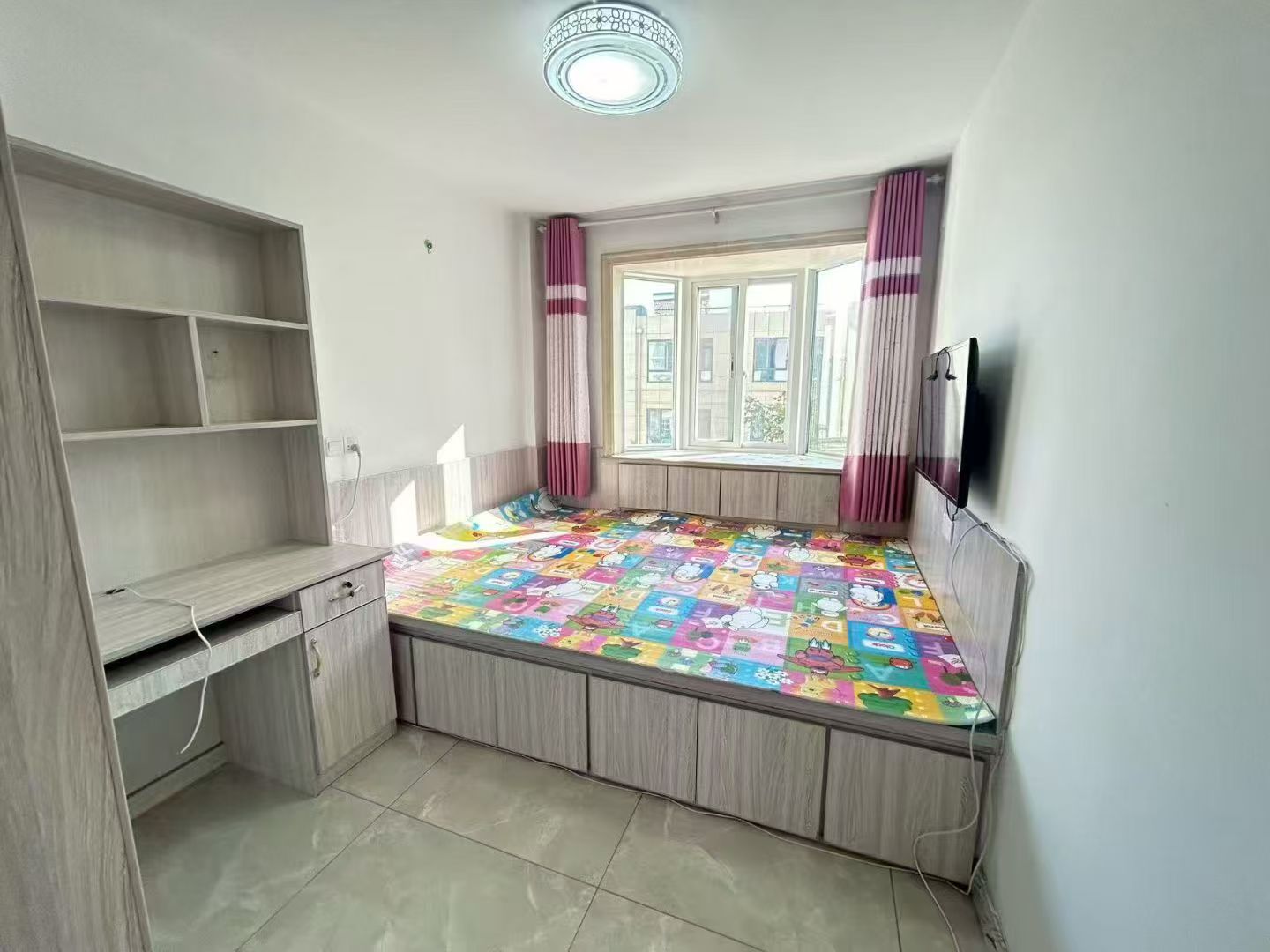 @900/月，銀海綠洲，3樓