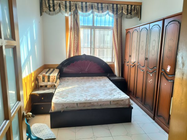 西樓街50號居民樓出租！大潤發(fā)西