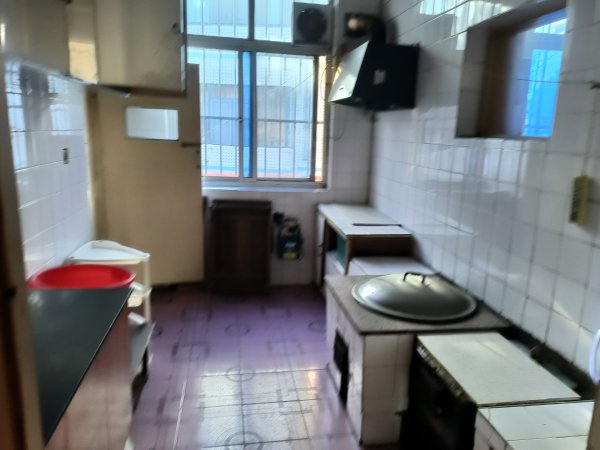 西樓街50號居民樓出租！大潤發(fā)西