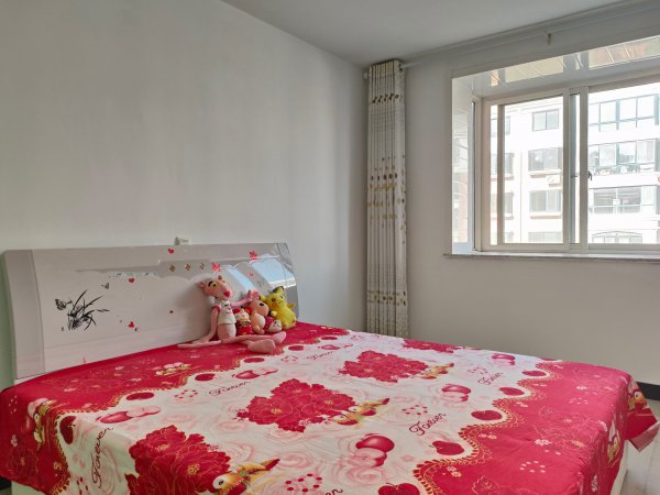 首次出租，櫻花時(shí)尚114平，三室兩廳兩衛(wèi)，1100/月