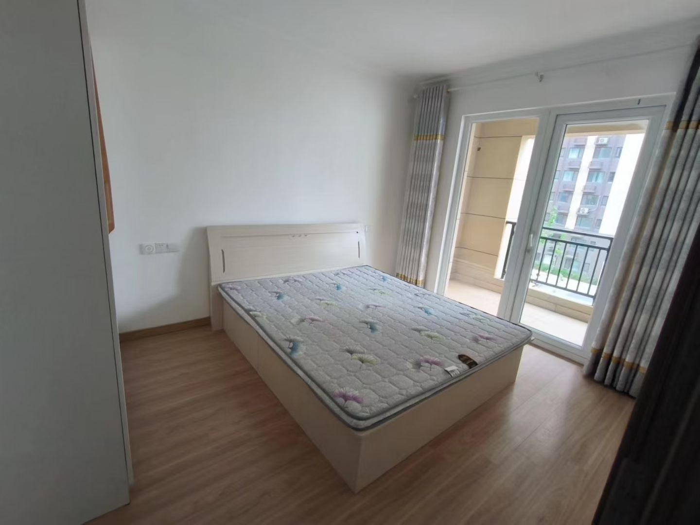 @1600/月，棲鳳臺，3室2衛(wèi)