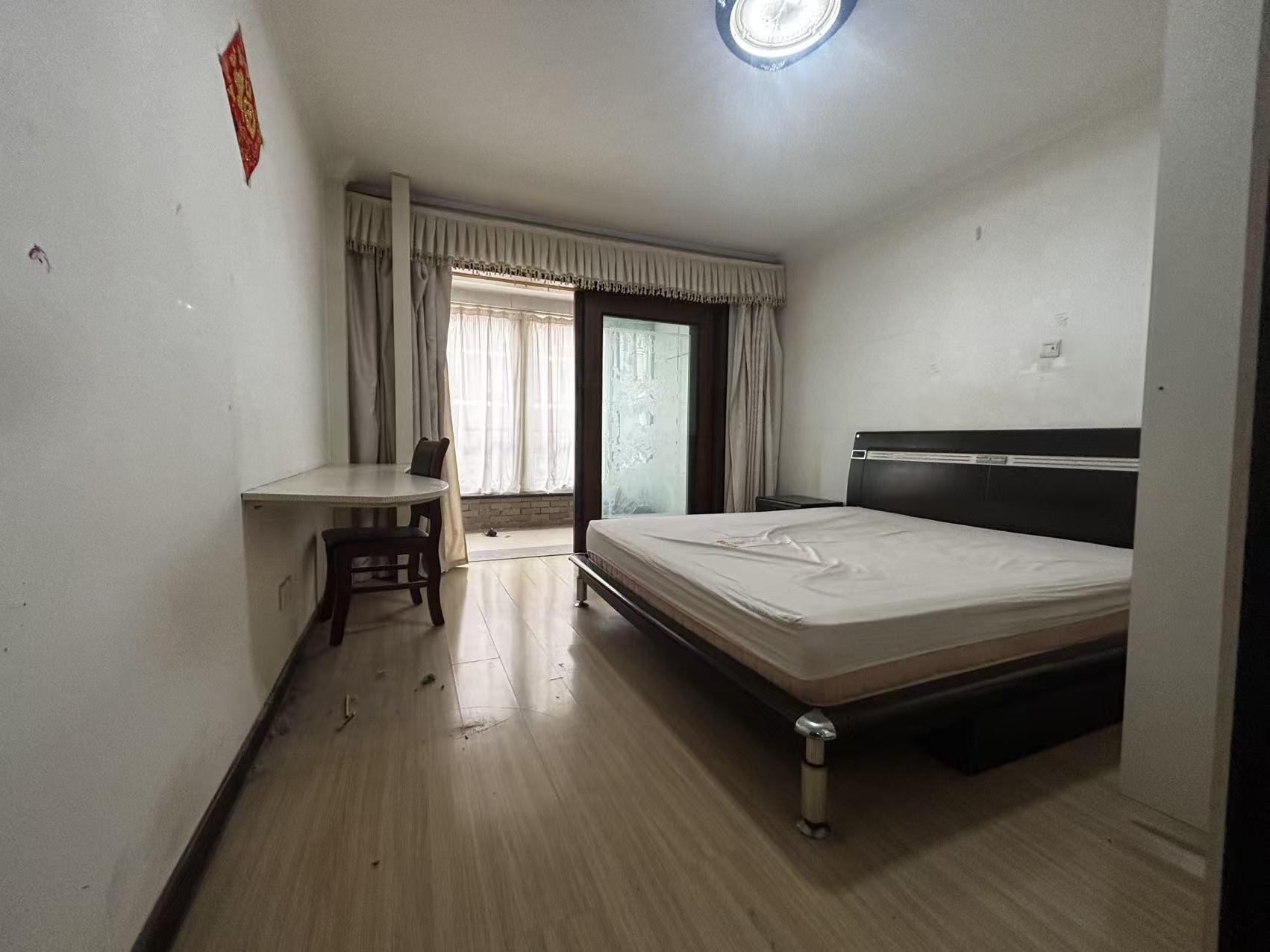 @出租:陽光小區(qū)900/月