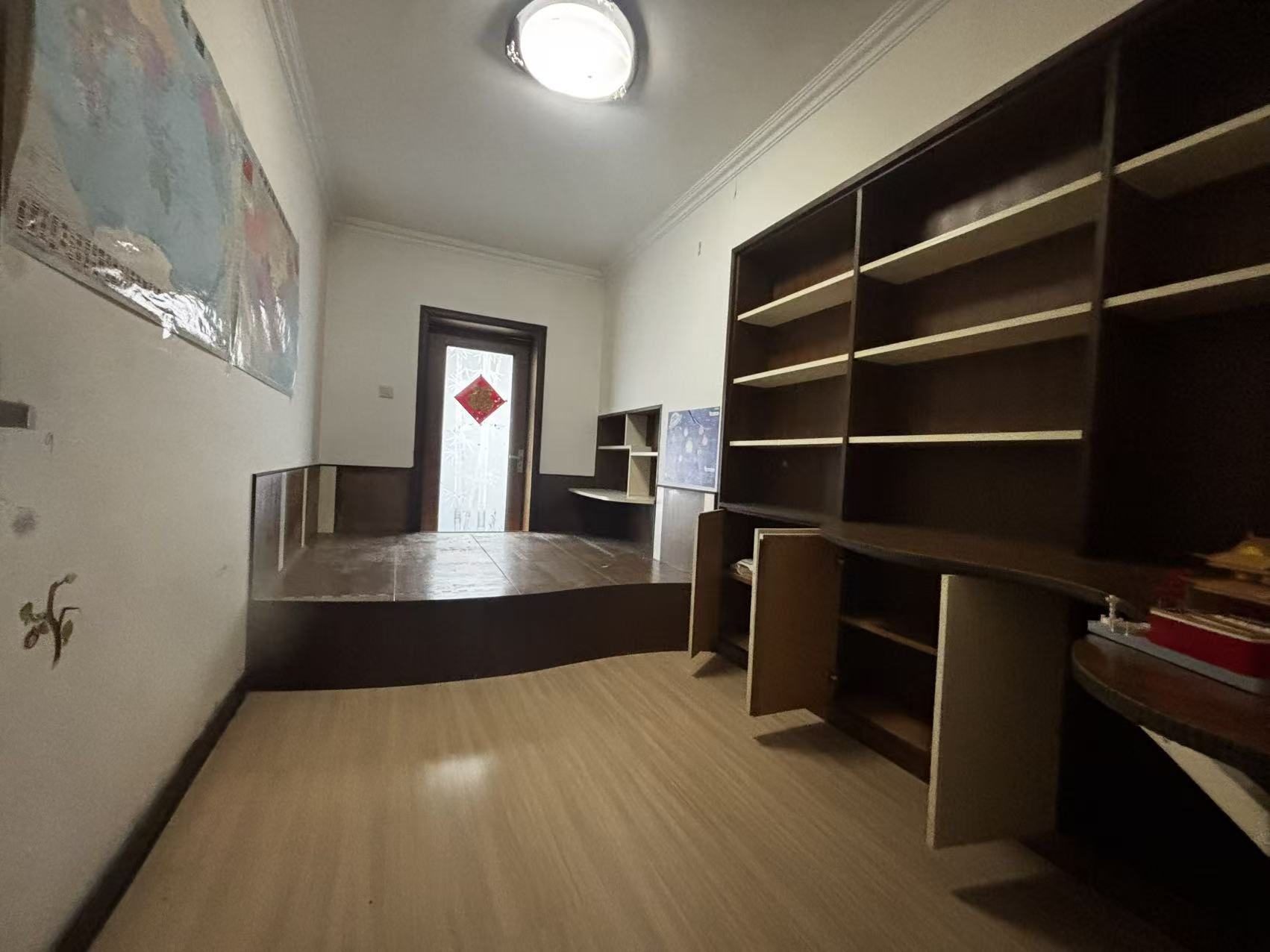 @出租:陽光小區(qū)900/月