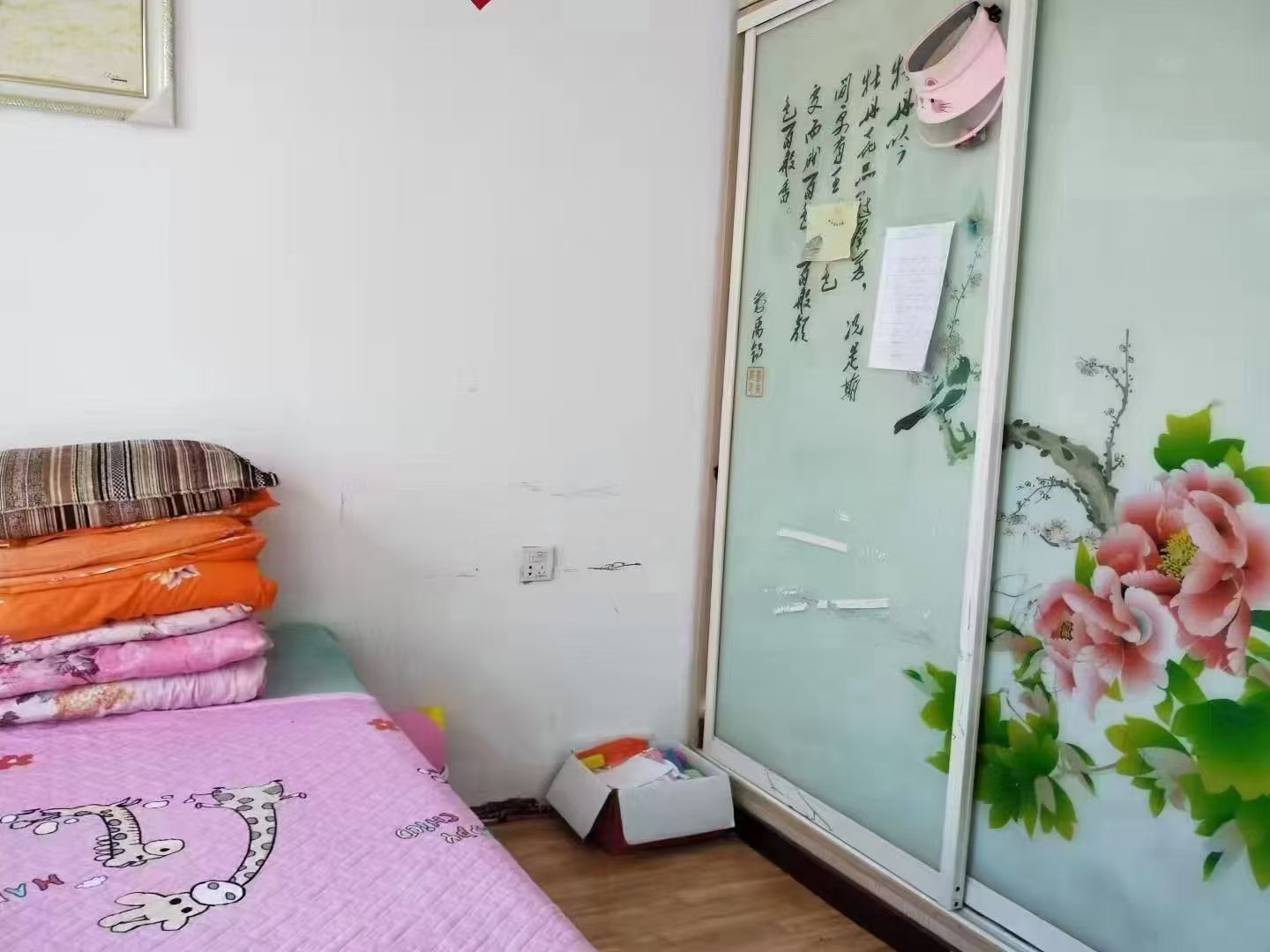 吉房出租！市中心美食街四樓70.82平三室