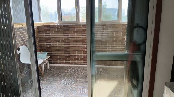 @出租1000/月，水榭花都電梯2室!